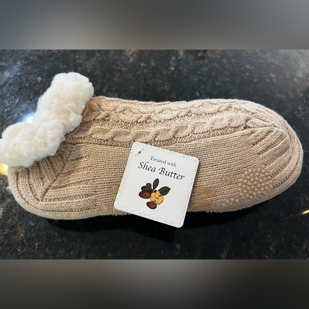 MUK LUKS Fleeced Lined Cabin Socks Treated with Shea Butter. Womens L/XL. NWT